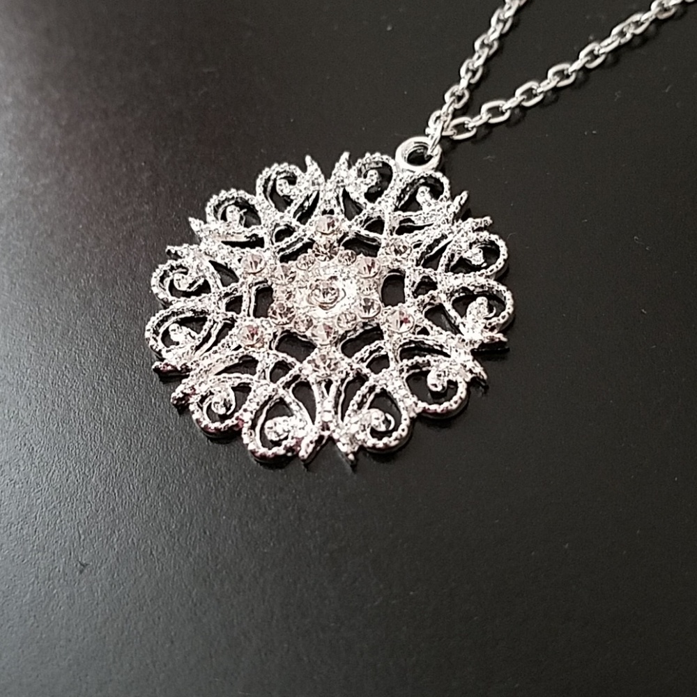 Long pendant necklace - Picture 7 of 7
